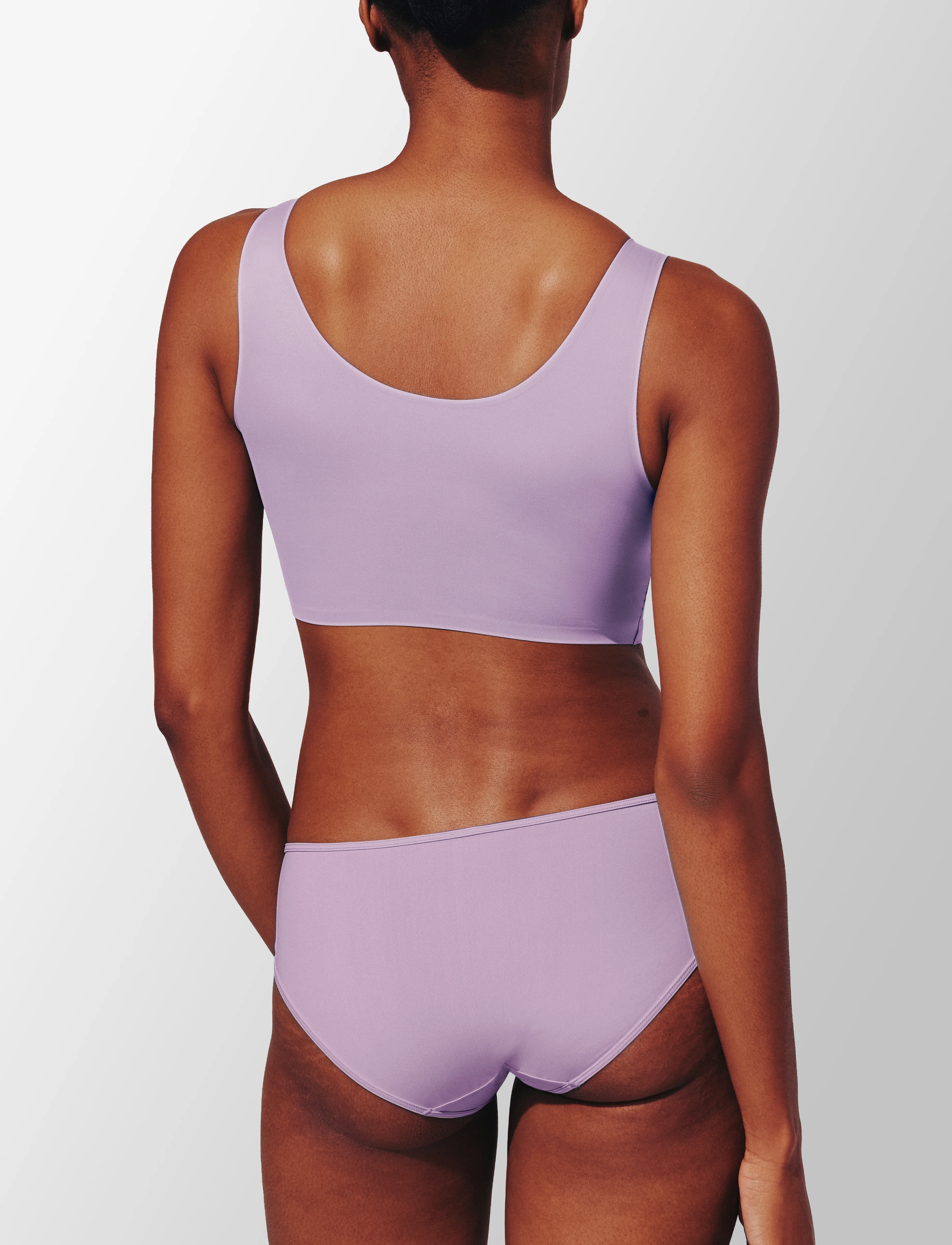 24/7® Classic Smoothing Scoop Wireless Bra - Image 4
