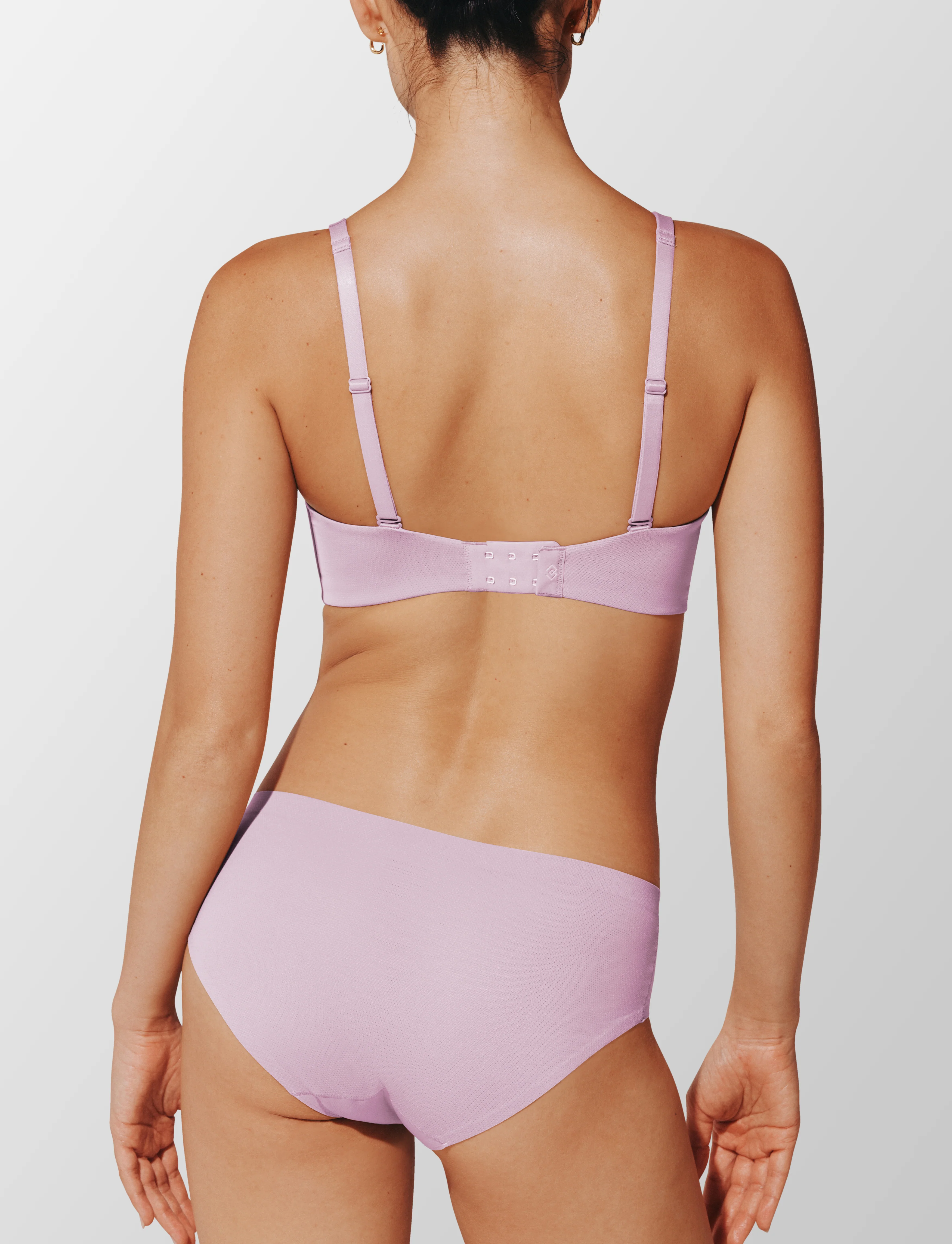 Thermoregulating TempSync™ Wireless Plunge Bra - Image 4